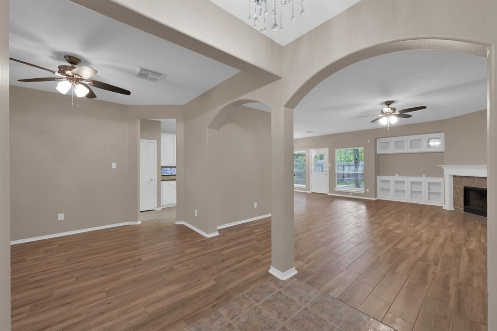 107 W Russet Grove Circle