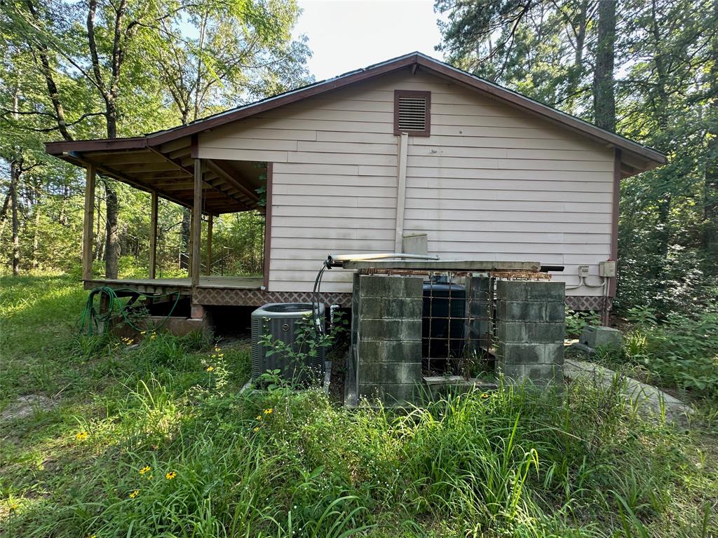 1883 Winding Creek Drive, Trinity, Texas image 17