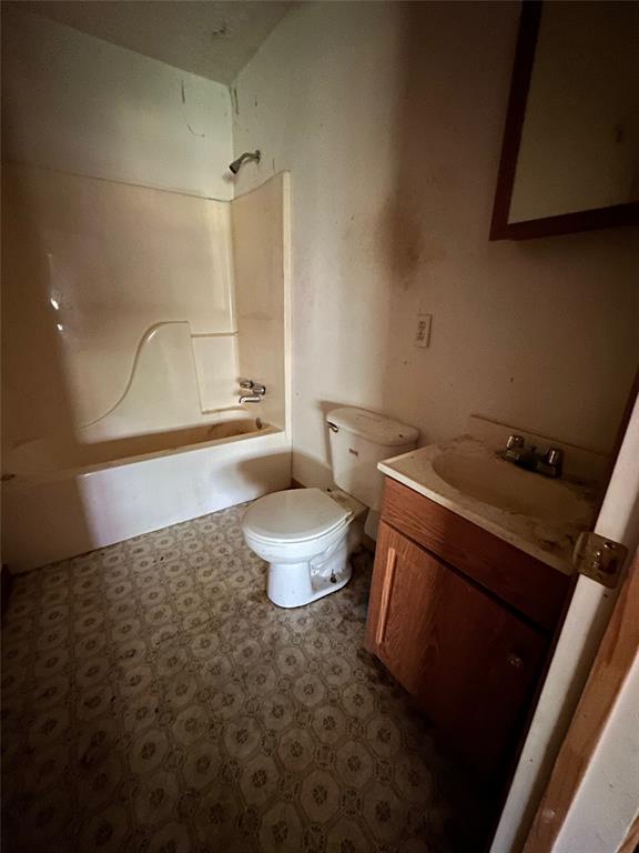 1883 Winding Creek Drive, Trinity, Texas image 10