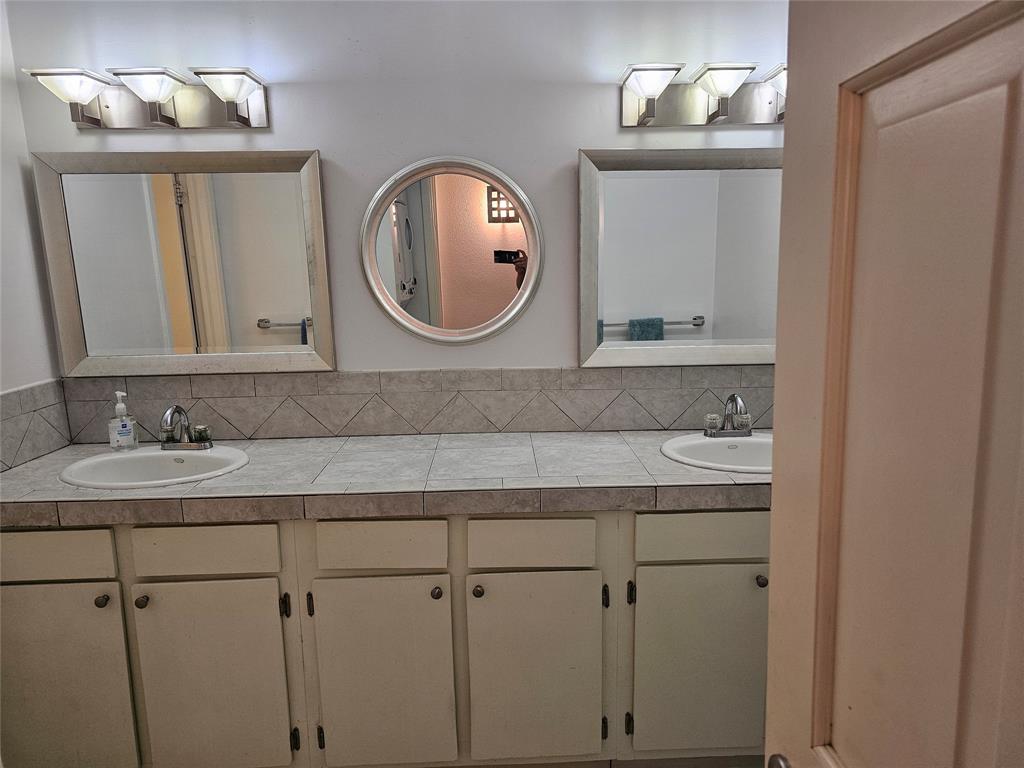 1100 Augusta Drive #42, Houston, Texas image 16