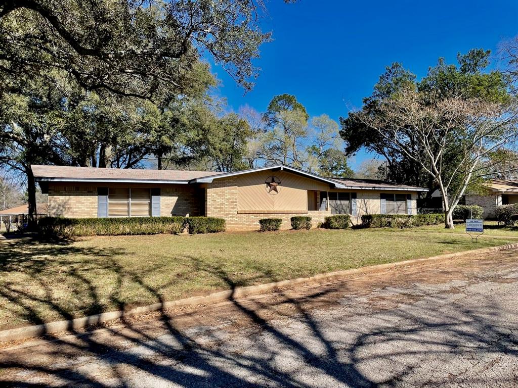 106 Rosewood Drive, Crockett, Texas image 16