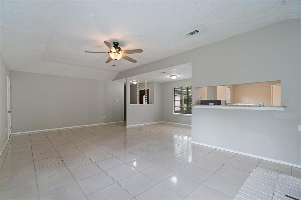 5707 Sunnygate Drive, Spring, Texas image 6