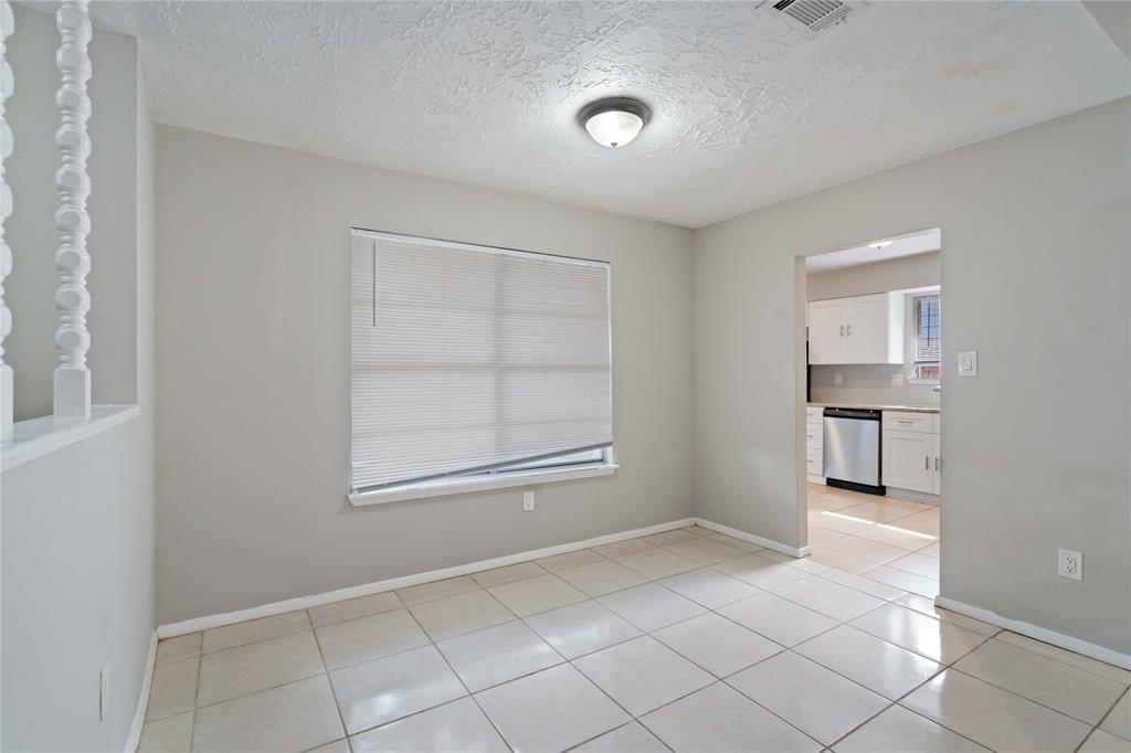 5707 Sunnygate Drive, Spring, Texas image 16