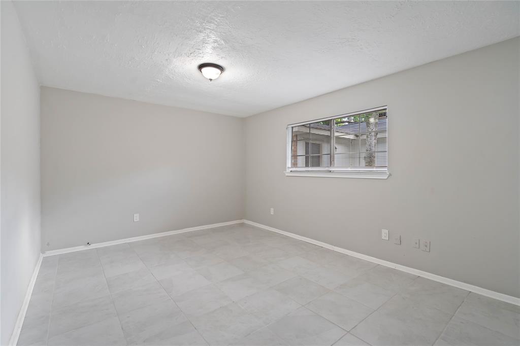 5707 Sunnygate Drive, Spring, Texas image 14