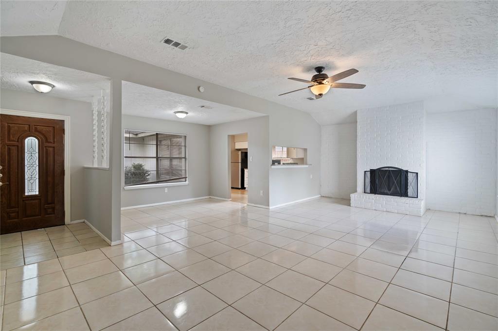5707 Sunnygate Drive, Spring, Texas image 5