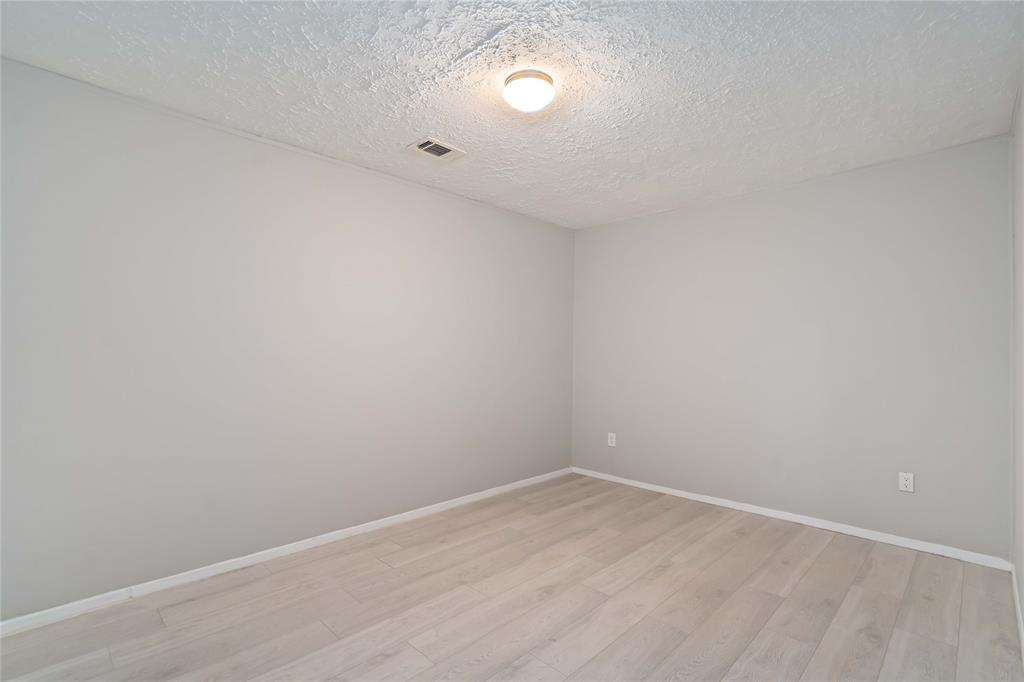 5707 Sunnygate Drive, Spring, Texas image 13