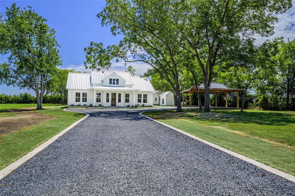 1211 E Fuchs Road, Carmine, Texas image 1