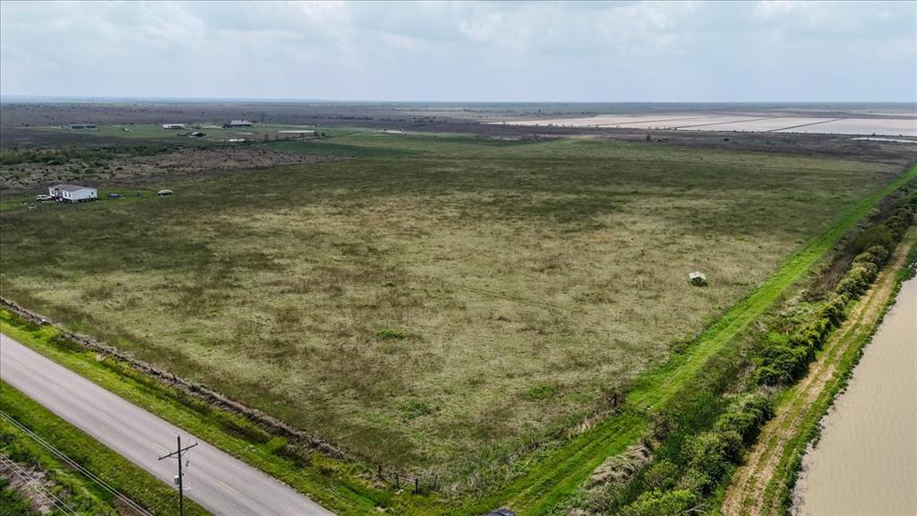 0000 Wilber Road, Winnie, Texas image 1