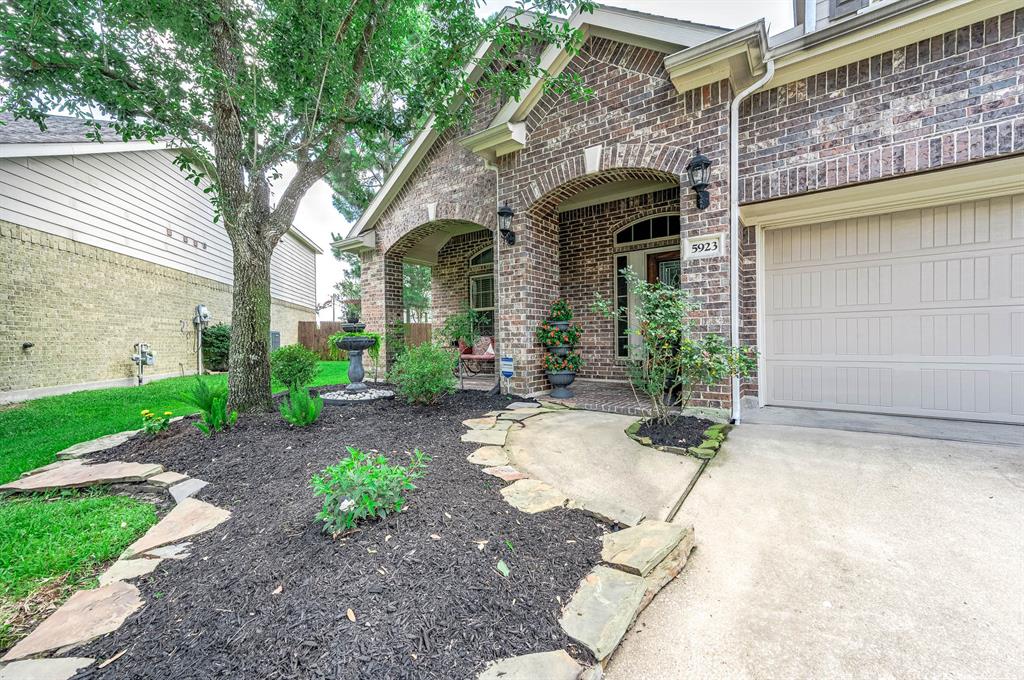 5923 Vinland Shores Court, Spring, Texas image 3