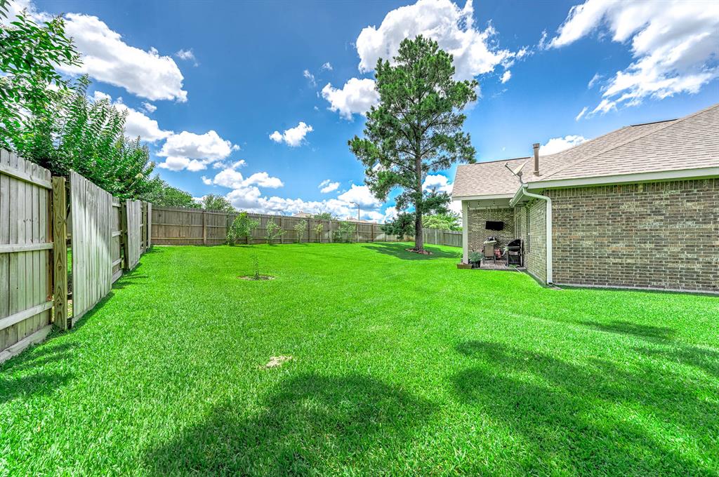 5923 Vinland Shores Court, Spring, Texas image 38