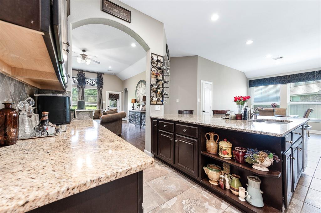 5923 Vinland Shores Court, Spring, Texas image 13