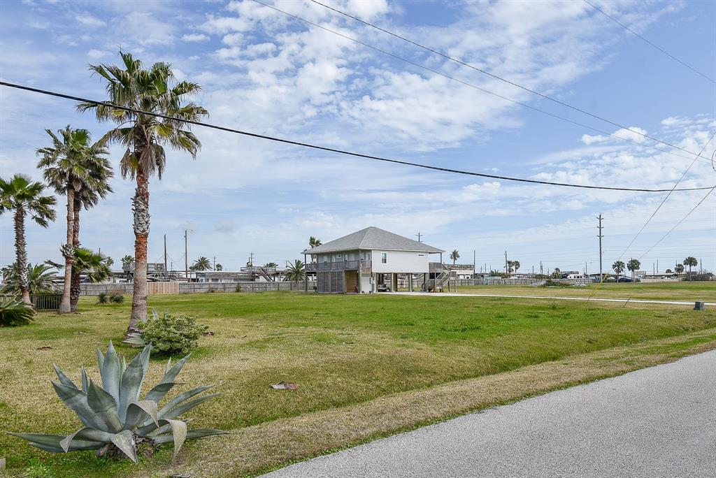18203 Shaman Drive, Galveston, Texas image 2