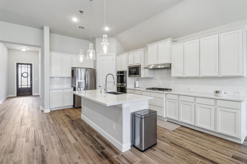 531 Campbell Drive, League City, Texas image 8