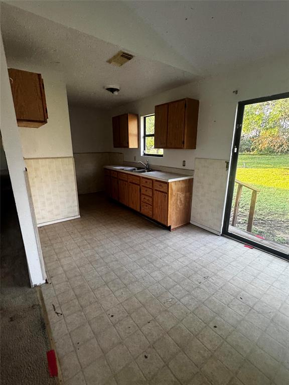 8801 Smith Lane, College Station, Texas image 3