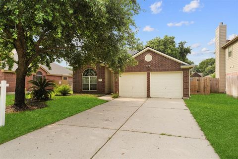 Single Family Residence in Spring TX 506 Robinwood Drive.jpg