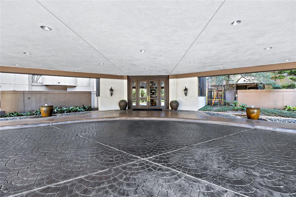 3525 Sage Road #301, Houston, Texas image 21