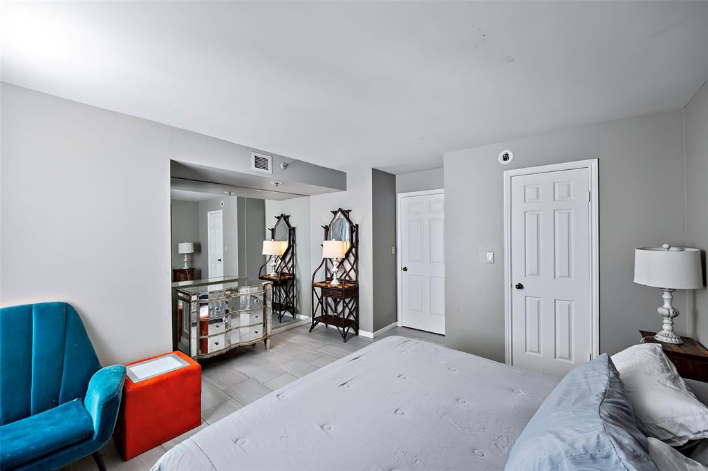 3525 Sage Road #301, Houston, Texas image 18
