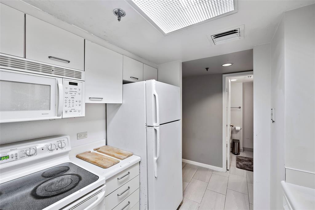 3525 Sage Road #301, Houston, Texas image 6
