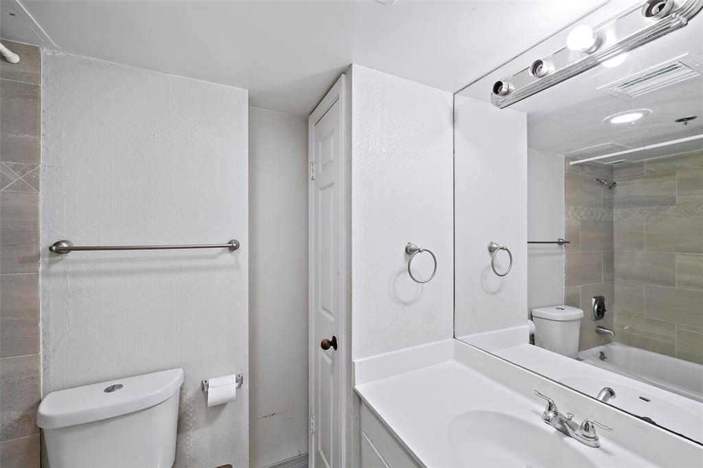 3525 Sage Road #301, Houston, Texas image 14