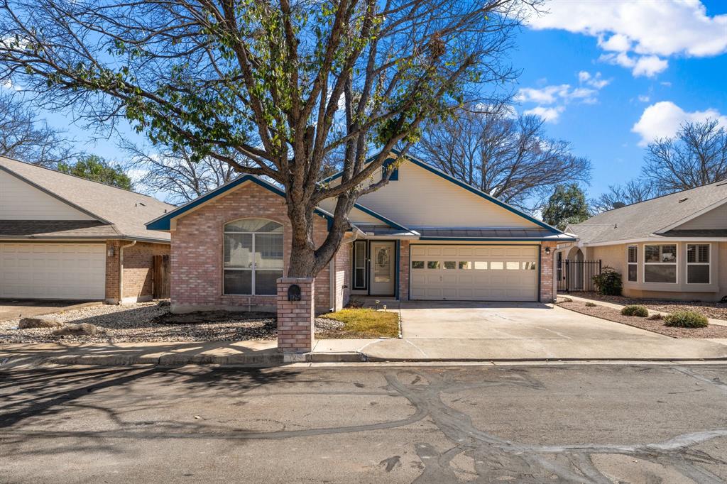 125 Terrace Lane, Kerrville, Texas image 1