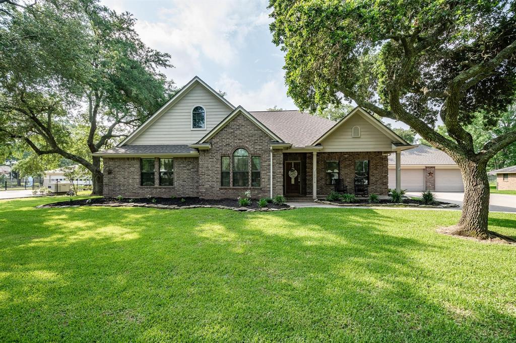 12214 Cherry Point Drive, Mont Belvieu, Texas image 1