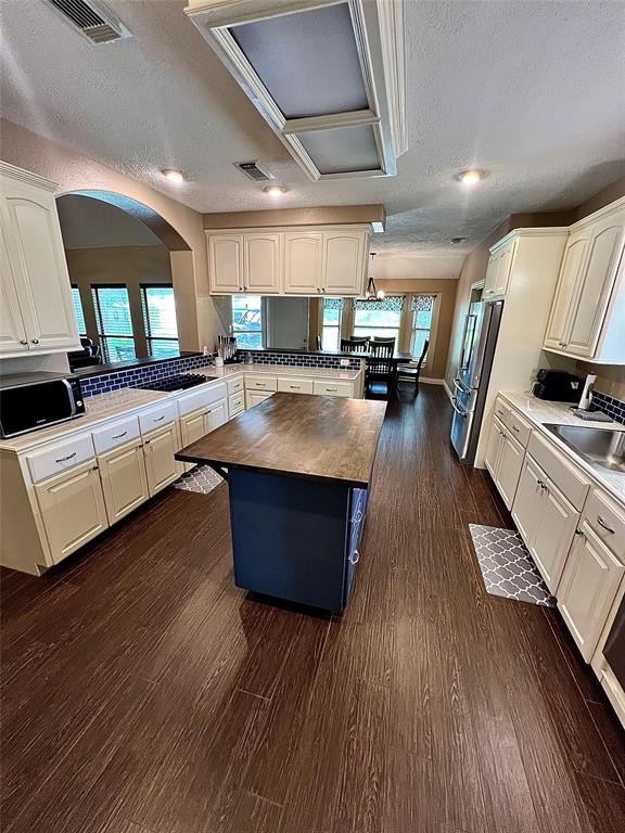 12214 Cherry Point Drive, Mont Belvieu, Texas image 6