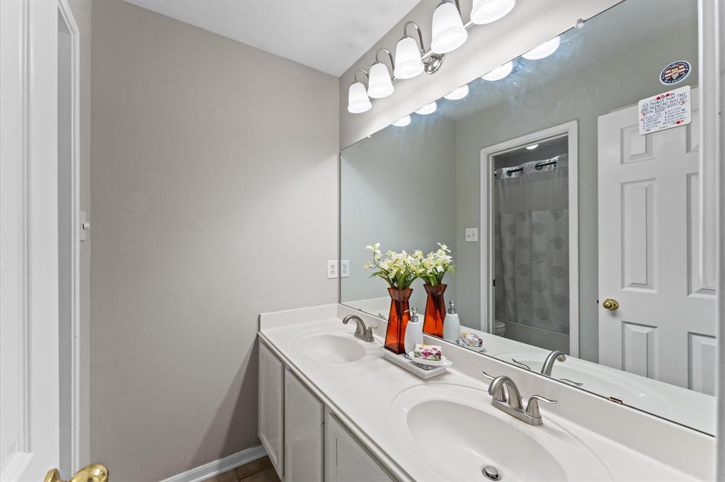 8735 River Wind Drive, Sugar Land, Texas image 17