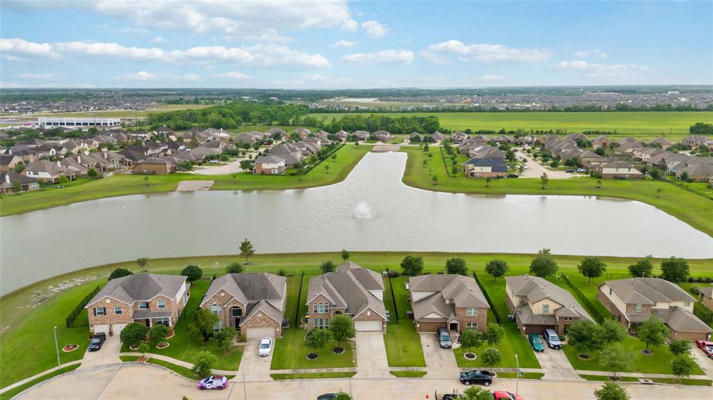 1842 Luminous Waters Lane, Rosharon, Texas image 34