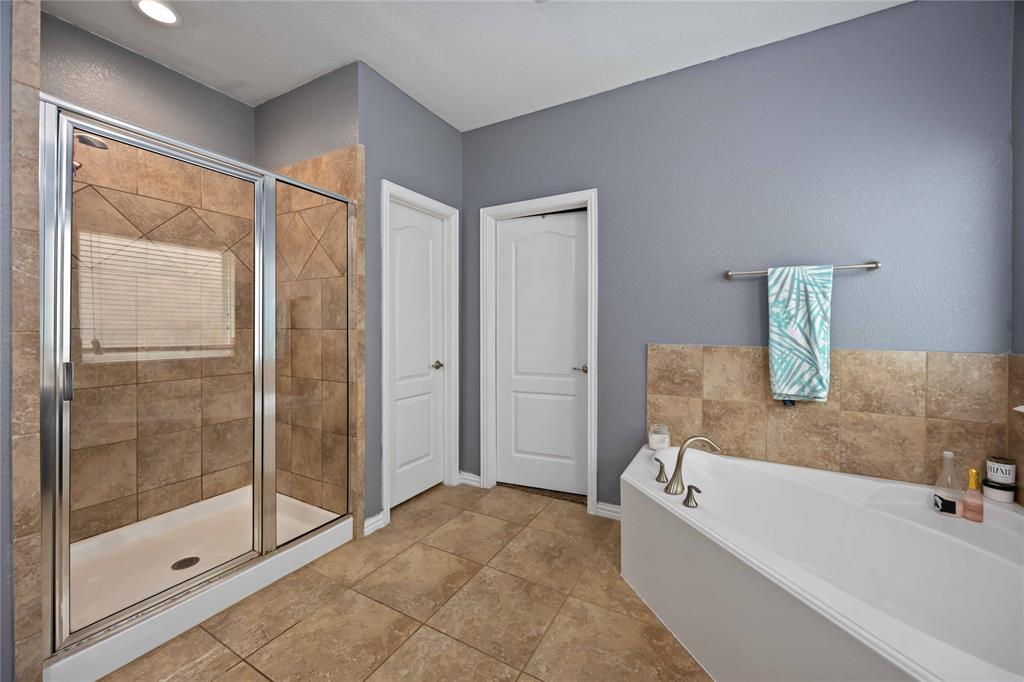 1842 Luminous Waters Lane, Rosharon, Texas image 24