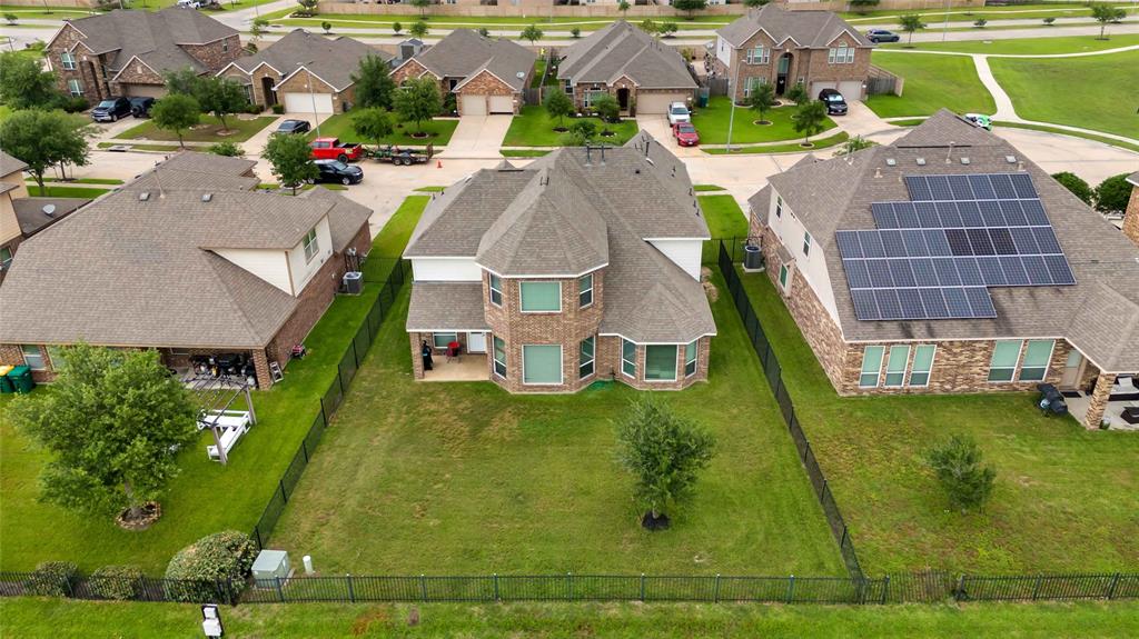 1842 Luminous Waters Lane, Rosharon, Texas image 32