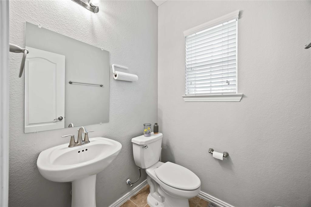 1842 Luminous Waters Lane, Rosharon, Texas image 15