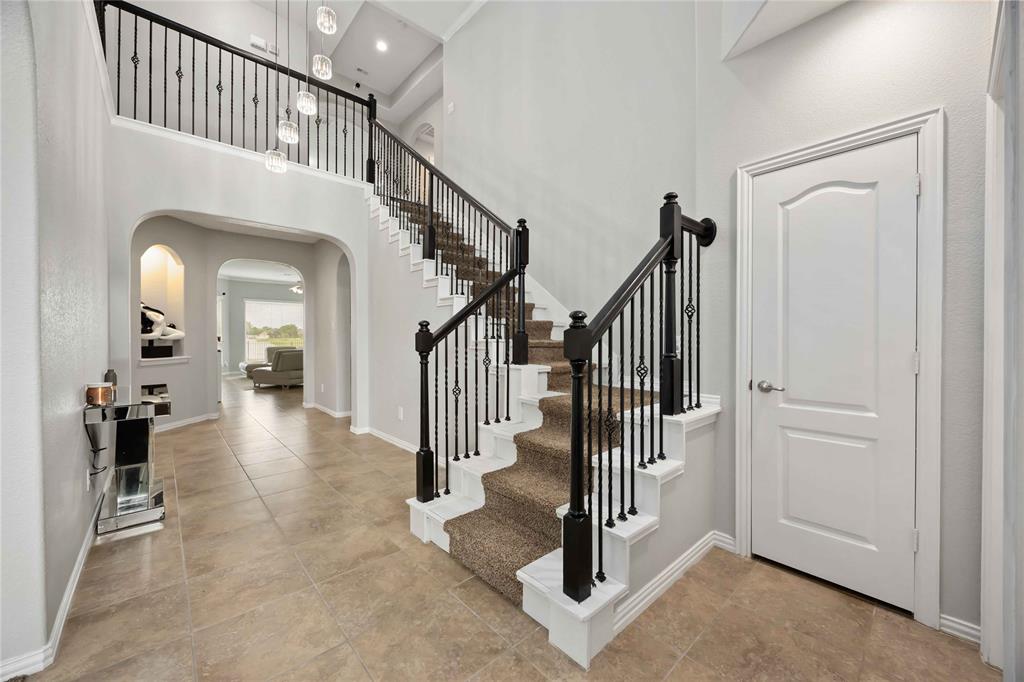 1842 Luminous Waters Lane, Rosharon, Texas image 6