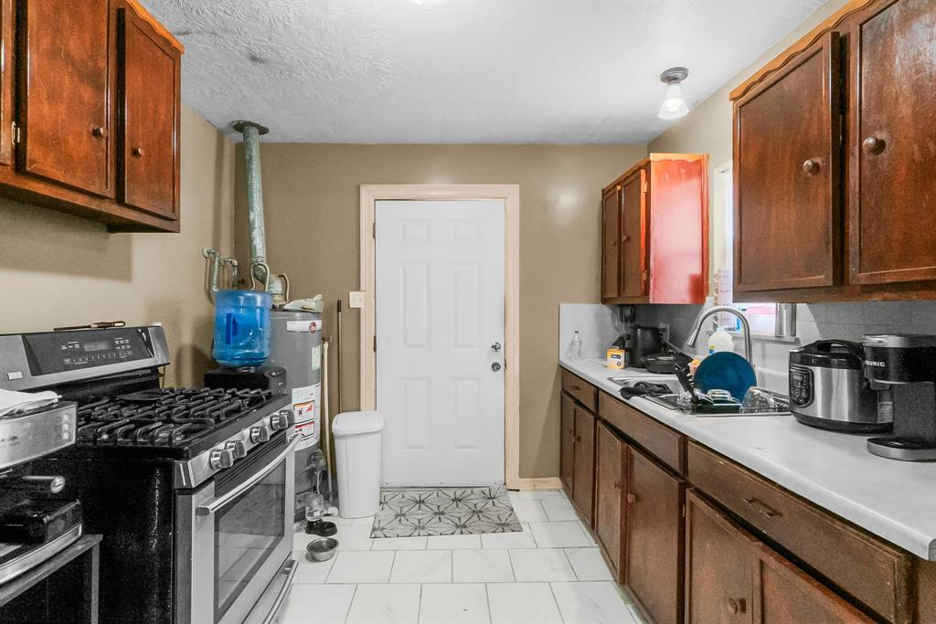 2105 Russell Street, Houston, Texas image 10