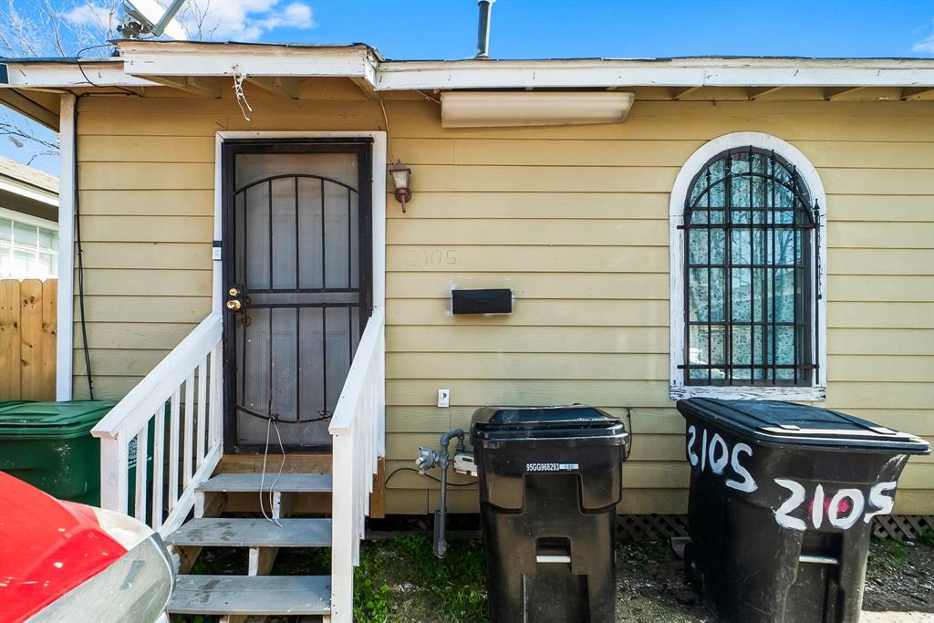2105 Russell Street, Houston, Texas image 1