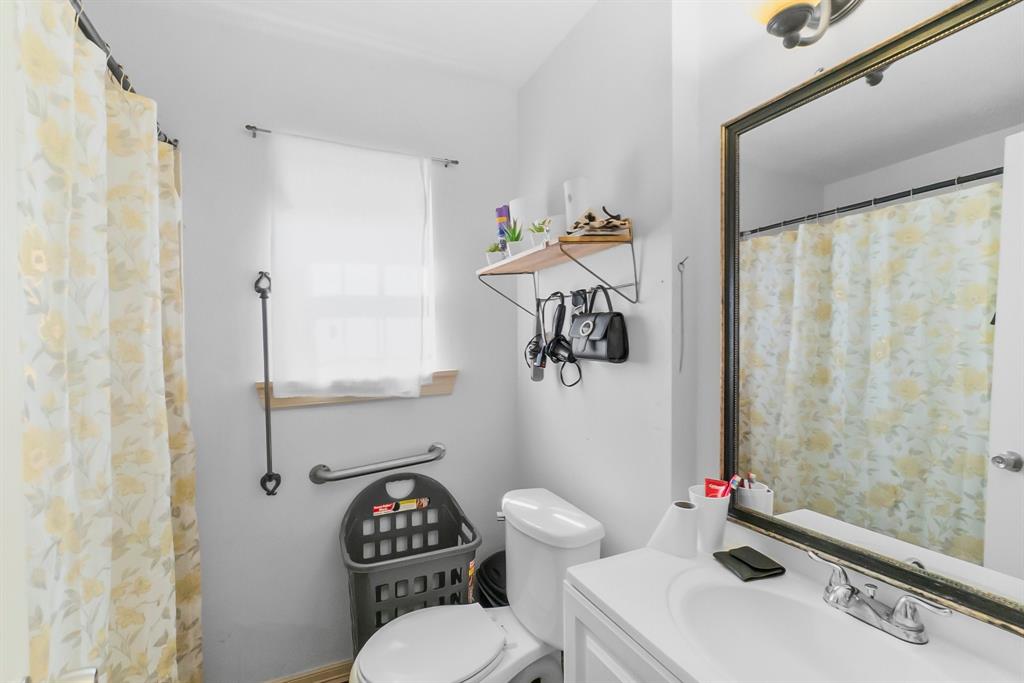 2105 Russell Street, Houston, Texas image 5