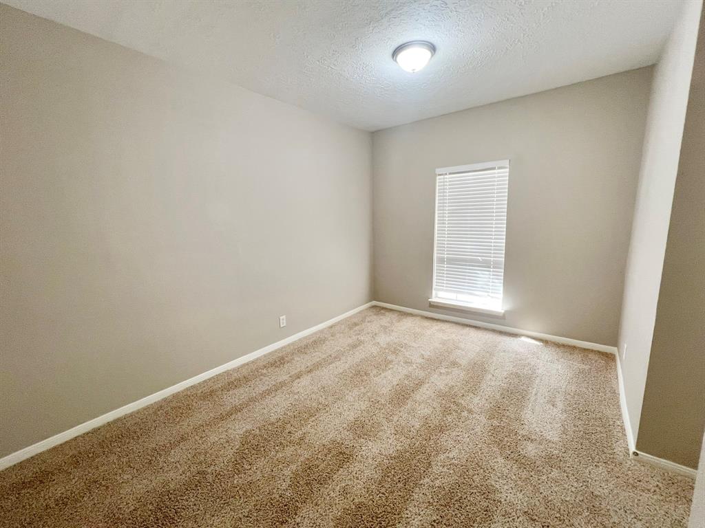 8506 Malardcrest Drive, Humble, Texas image 13
