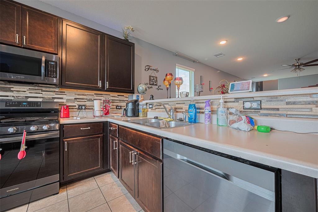 10027 Yanet Grove Lane, Houston, Texas image 10