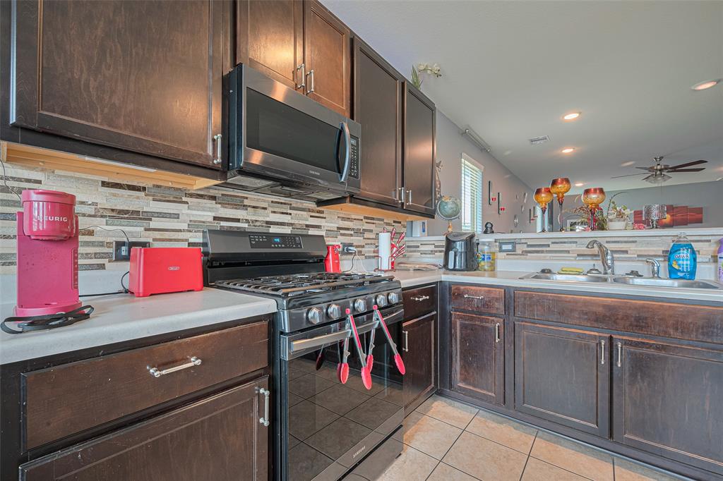 10027 Yanet Grove Lane, Houston, Texas image 11