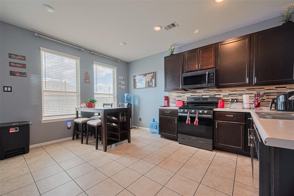 10027 Yanet Grove Lane, Houston, Texas image 12