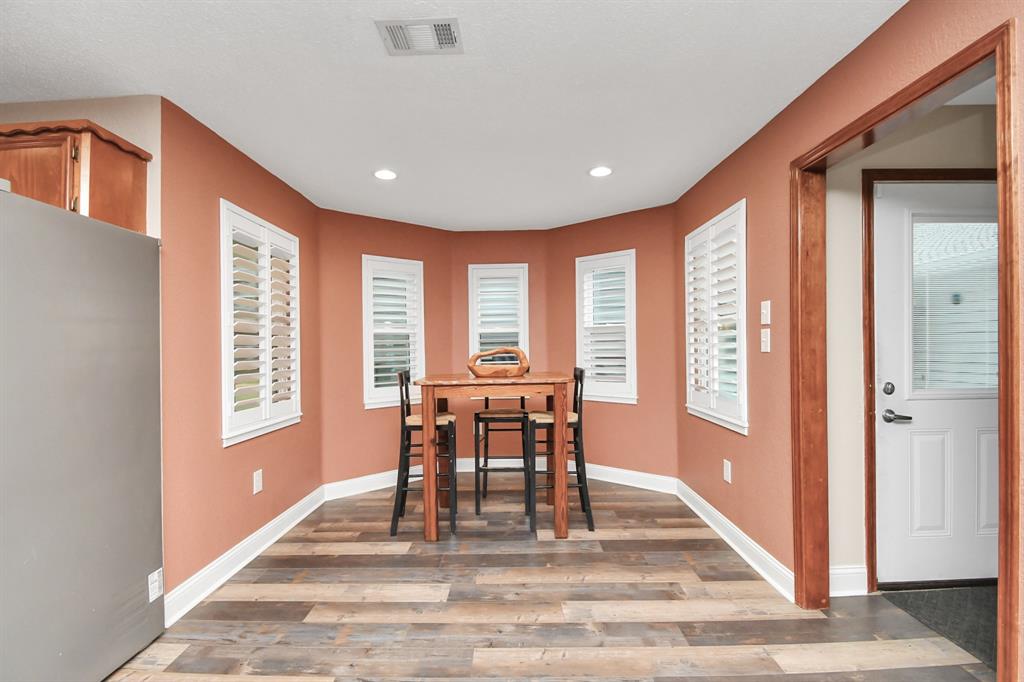 20202 Deer Run Road, Damon, Texas image 19