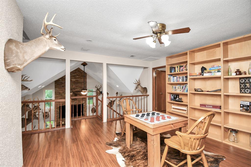 20202 Deer Run Road, Damon, Texas image 32