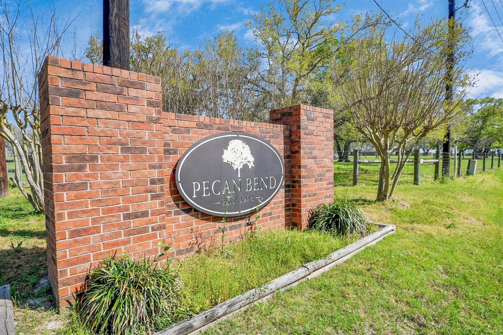 20202 Deer Run Road, Damon, Texas image 50