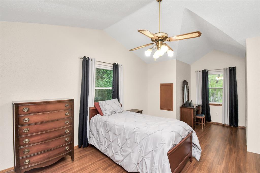 20202 Deer Run Road, Damon, Texas image 33