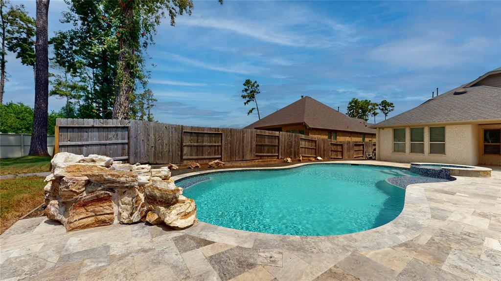 10255 S Goshawk Trail, Conroe, Texas image 29