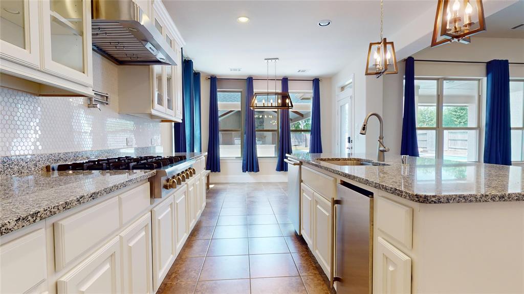 10255 S Goshawk Trail, Conroe, Texas image 13