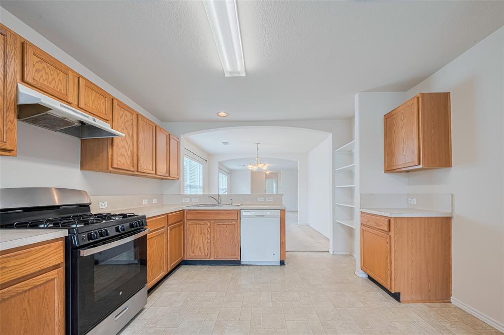 427 Sunset Colony Drive, Rosharon, Texas image 12