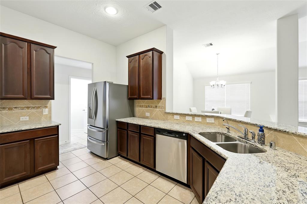 22210 Pacific Ocean Drive, Spring, Texas image 5