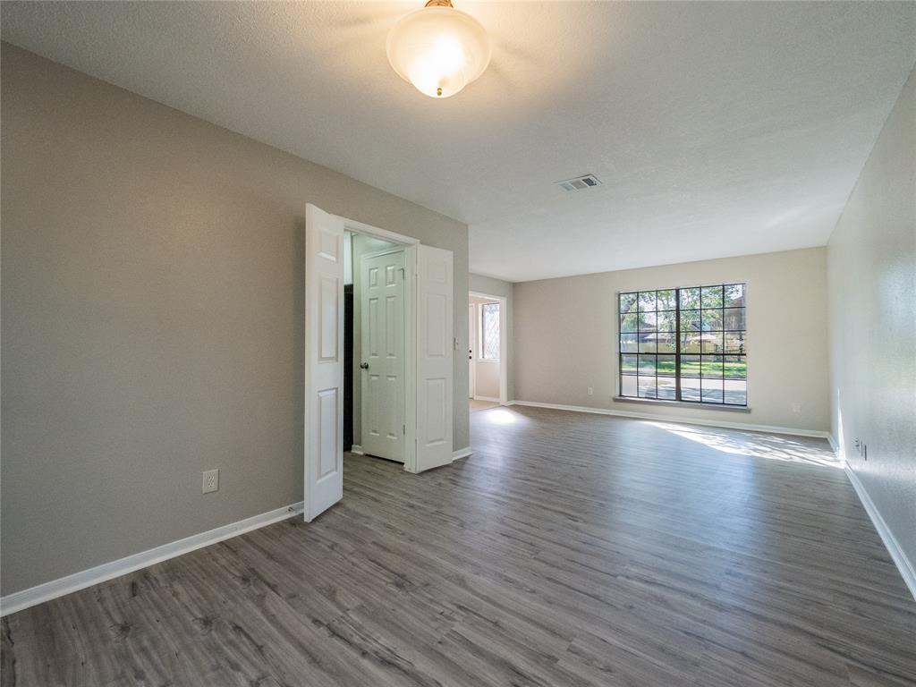 2722 Carmel Woods Drive, Seabrook, Texas image 7