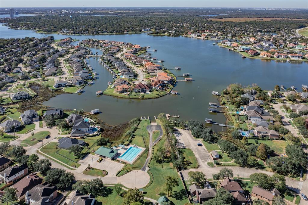 2722 Carmel Woods Drive, Seabrook, Texas image 33