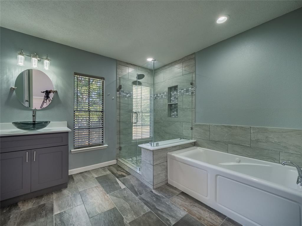 2722 Carmel Woods Drive, Seabrook, Texas image 16